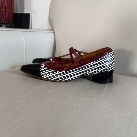 Chie Mihara Black and Burgundy Houndstooth Flats - Picture 7 of 7